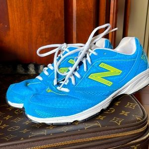 Womens running sneakers